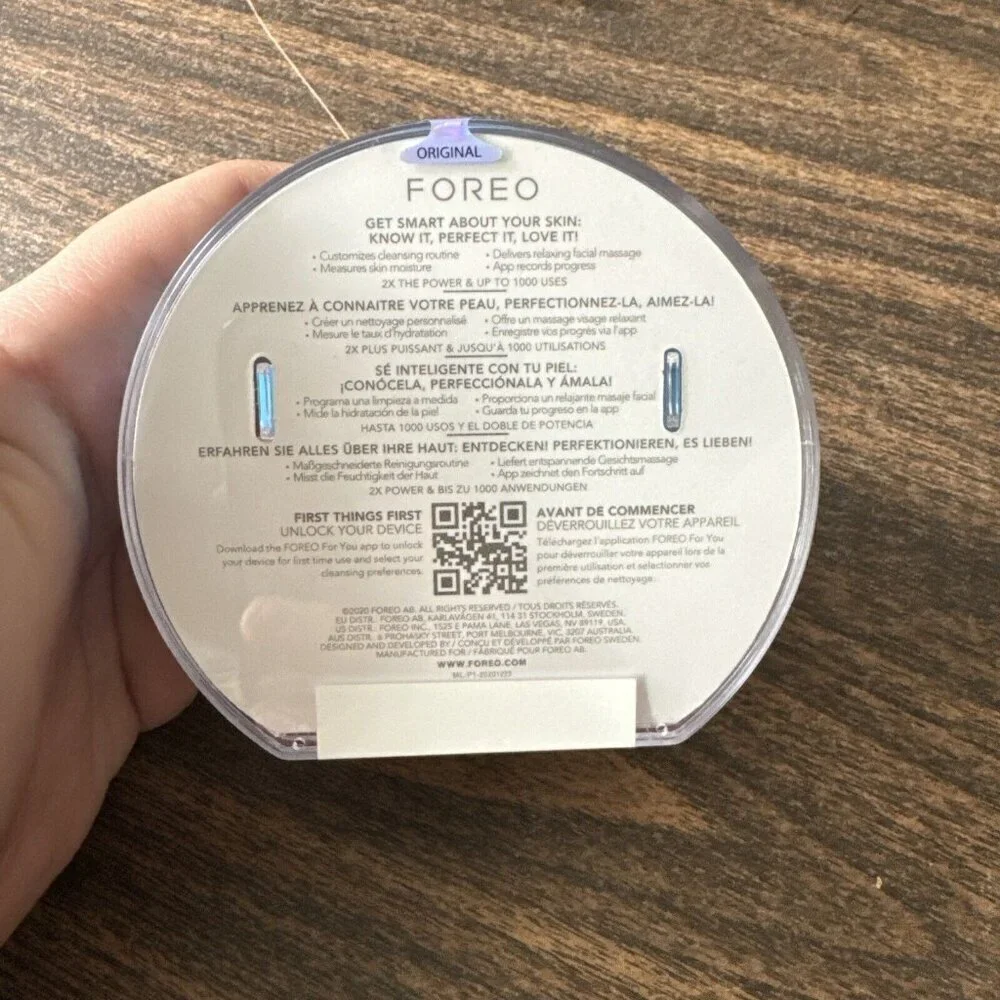 FOREO Luna Play Smart 2 2 Facial Cleansing Device Peek-A-Blue NEW
